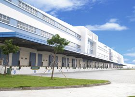 廠房工業(yè)提升門廠家,如何預防空氣當中病毒的濃度？【廣州奇翔】